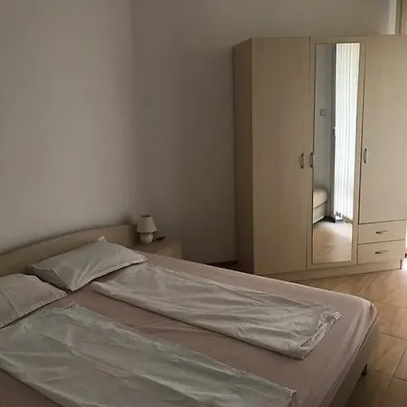 Apartment Amadeus 1 *